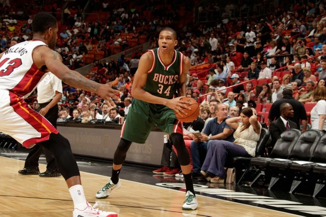 天空预测阿莫林首秀首发：阵型3421