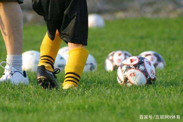欧冠-普利希奇角球直接破门 AC米兰3-1布鲁日