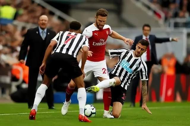 湖人官宣正式签下丁威迪 后者为科比少拿400万