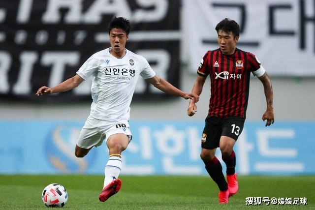 西甲-莱万多夫斯基梅开二度 巴萨2-1瓦伦西亚